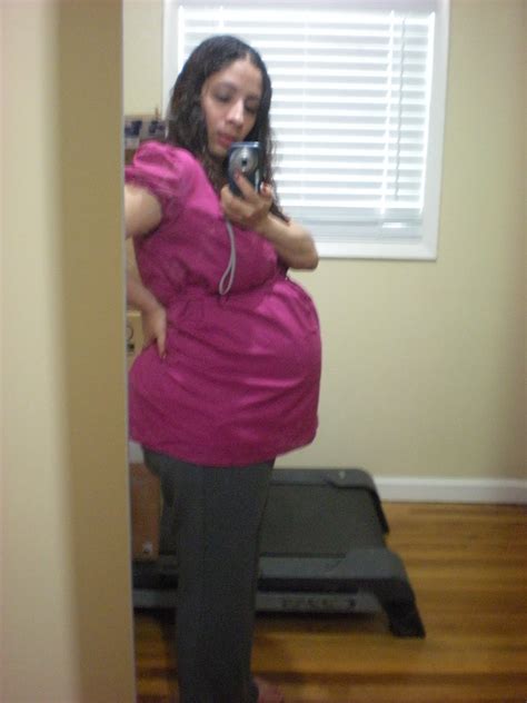 22 Weeks Pregnant With Twins The Maternity Gallery