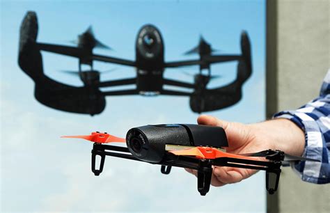 parrot presente son bebop drone pilote  longue distance bilan