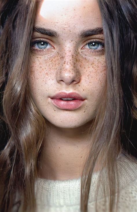 Pin By Nur Nur On Wreath Drawing Beautiful Freckles Freckles Girl