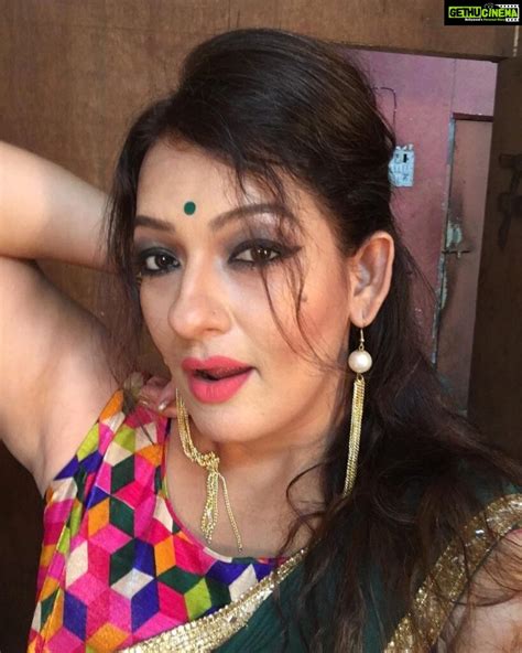 actress falguni rajani hd photos and wallpapers august 2019 gethu cinema