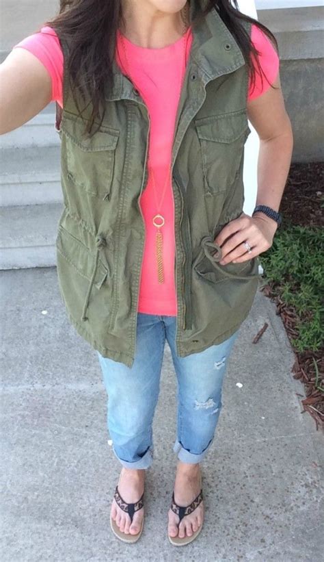 what i wore real mom style green utility vest realmomstyle momma in