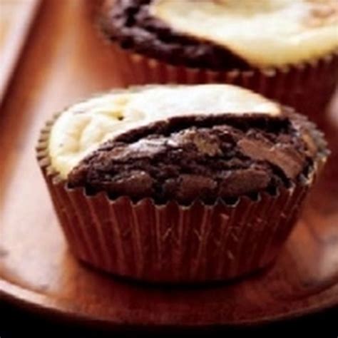 black white brownie cupcakes brownie cupcakes ghirardelli brownie recipe white brownies