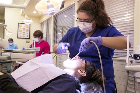 7 reasons becoming a dental assistant is worth it ibmc career college