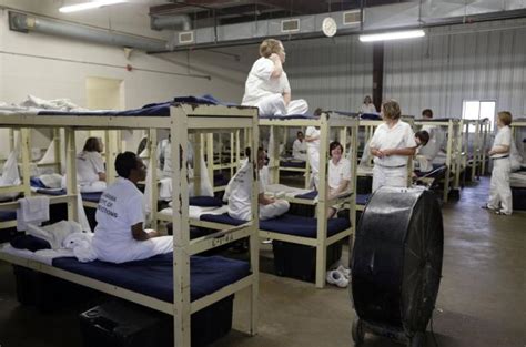 Feds Overhaul Alabama Women S Prison Where Staff Coerced Sex Ny Daily
