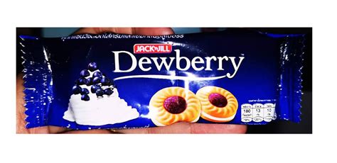 Dewberry Sandwich Cookies With Cream And Blueberry