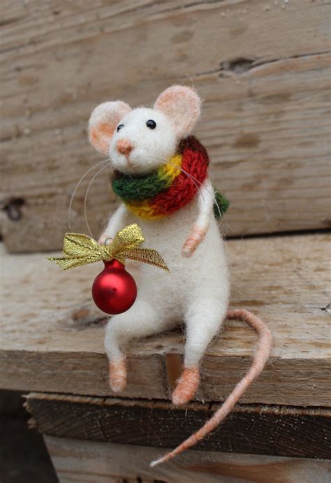 needle felted christmas mouse christmas mouse felted mouse etsy