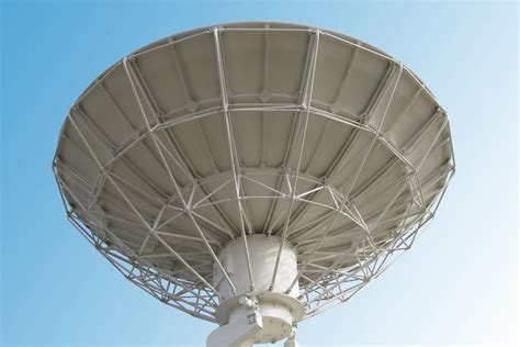 antenna lkasxc bandku bandlarge satellite dishearth station
