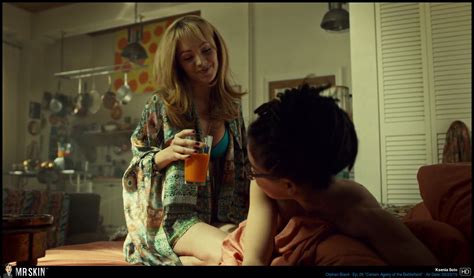 ksenia solo nue dans orphan black