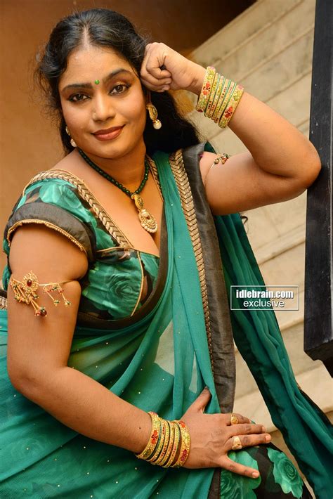 skjl jayavani hot saree at minugurulu audio launch