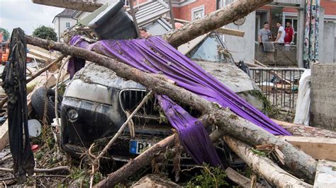 hochwasser in bayern aktuell zahl der todesopfer steigt niederbayern