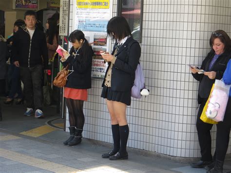 Prostitusi Terselubung Pelajar Putri Di Jepang Foto