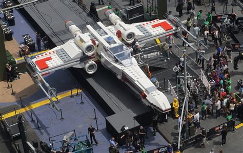 This 23 Ton 45 000 Pound Star Wars X Wing Fighter Is The Largest Lego