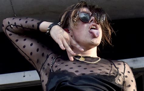 yungblud says he came to london to try sex with a man as
