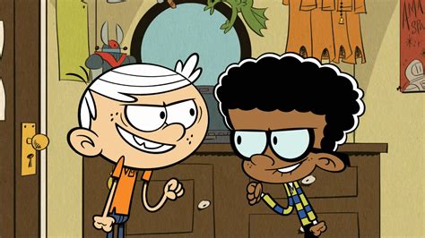 image the loud house clyde mcbride and lincoln fist bump the loud house encyclopedia