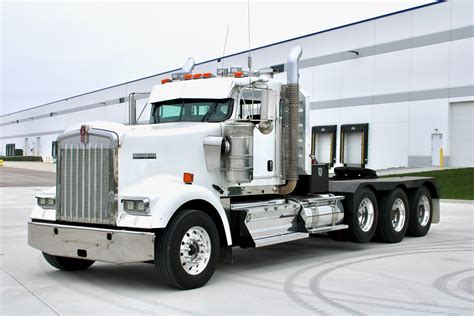 kenworth  tri axle heavy haul day cab cummins isx hp