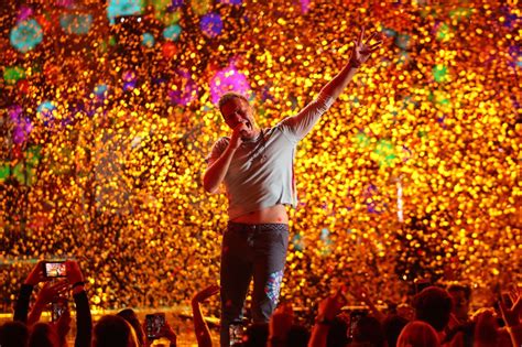 Chris Martin Coldplay At Iheartfestival Las Vegas 22 September 2017