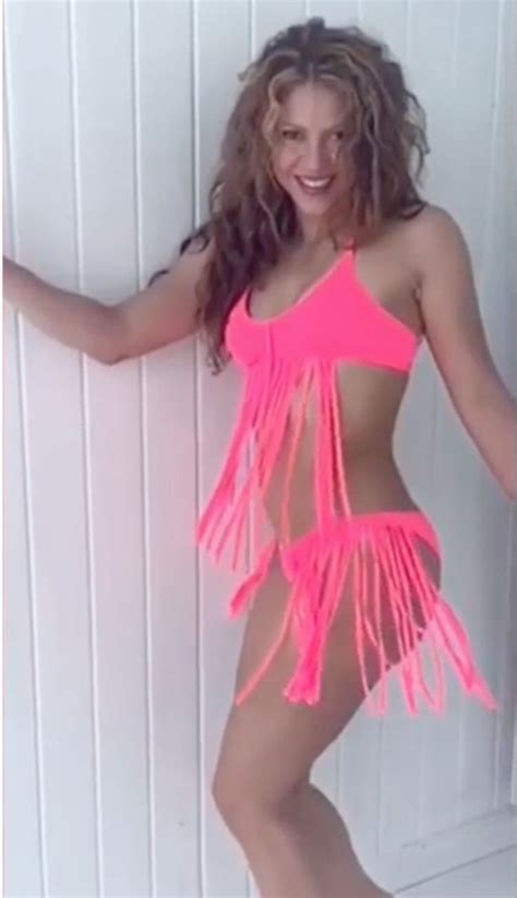 Shakira Sexy 18 Pics Video Sexclips Pro