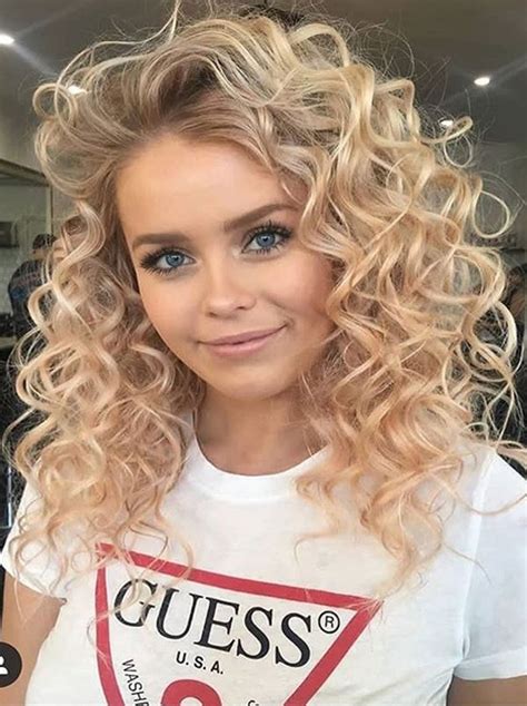 9 Perfect Hairstyles For Girls With Soft Hair