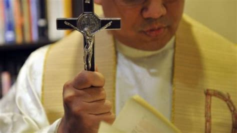کشیش‌های کاتولیک از سراسر جهان به واتیکان رفته‌اند تا جن‌گیری بیاموزند