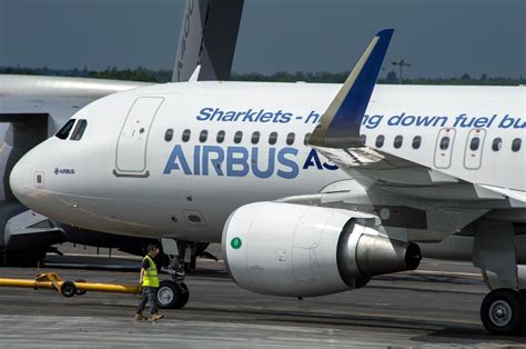 airbus retrofits older   sharklet wing tip aeronefnet