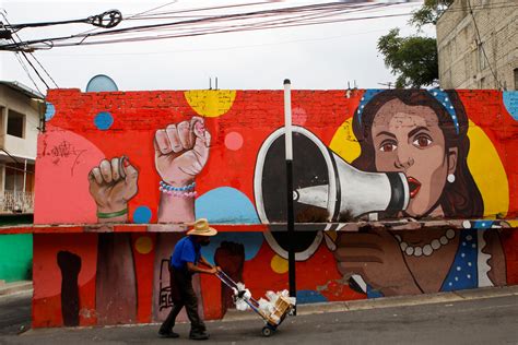 hermoso disfruta de los murales pintados en azoteas de iztapalapa mientras viajas en el