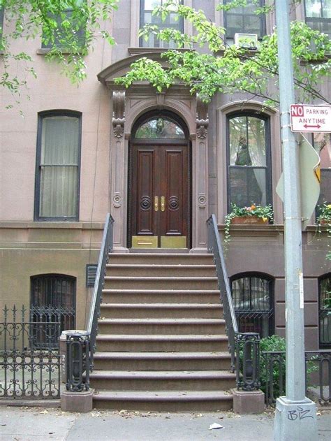 25 best carrie bradshaw s apartment images on pinterest new york city carrie bradshaw
