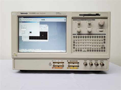 tektronix tla  logic analyzer