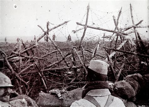 offer  intimate glimpse   wwi trench warfare  looked  business