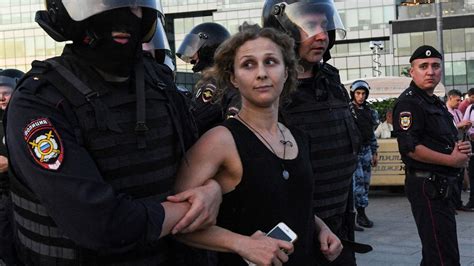 Pussy Riot Member Maria Alyokhina Leaves Russia Disguised As Delivery