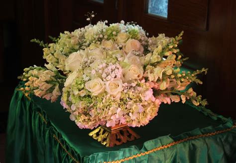 lesiga decoration beranda rangkaian bunga bunga meja