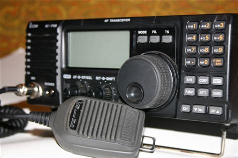 ham radio operators first communications out during