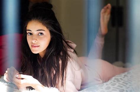 india s biggest cosmetic brand signs ananya panday as their brand endorser entertainment