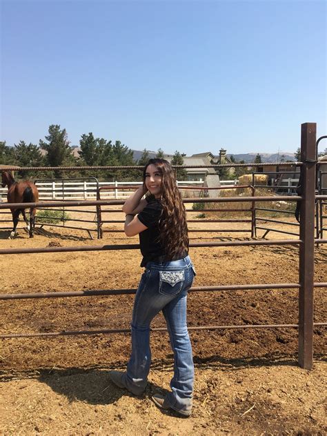 pin by irma uribe on como los vaqueros in 2019 cowgirl outfits hot country girls cute outfits