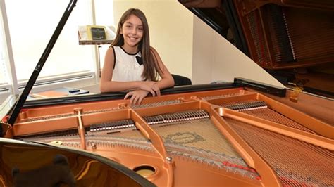 Ella Es Daniela La Pianista Más Joven Del Mundo ¡orgullosamente