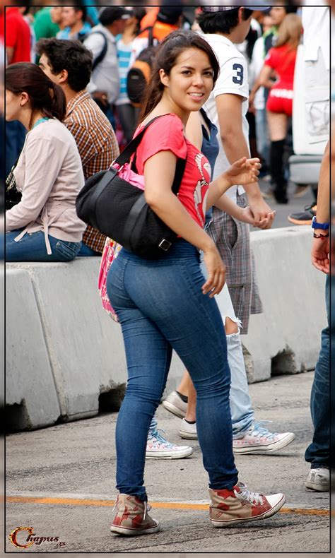 sexy girls on the street girls in jeans spandex and leggings tight dresses chicas nalgonas