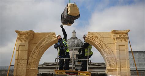 Palmyra S Arch Of Triumph Recreated In London S Trafalgar Square In