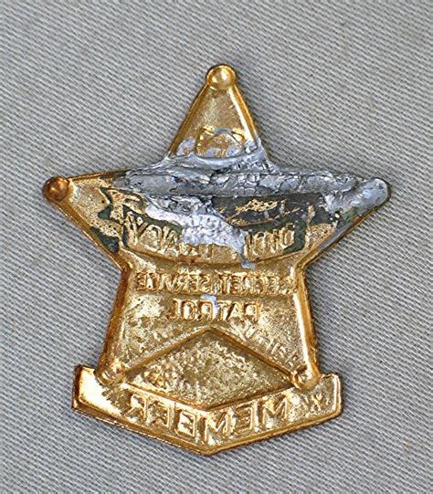 vintage tin dick tracy badge ebay
