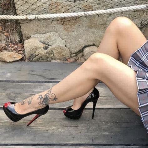 pin on beautiful legs and feet again