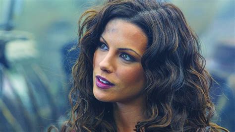 See Kate Beckinsale With A Banana Hanging Out Of Her Pants