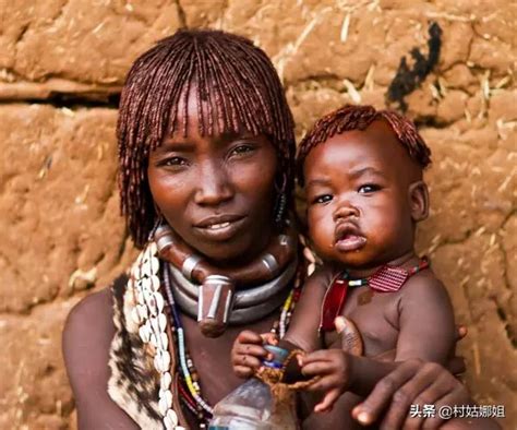 红泥族是非洲哪个国家 ，当地女性以赤裸为美，大多男性活不到15岁 说明书网