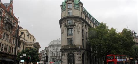 hotel review  aldwych london travelux