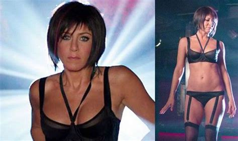 jennifer aniston shows off her sexy figure in behind the scenes shots of we re the millers