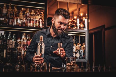 bar manager  making drinks   bar stock image image  beverage professional