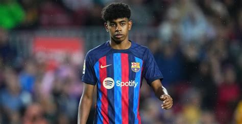 jongste speler barcelona wil na ongelofelijk debuut toekomst aan club geven voetbalprimeur
