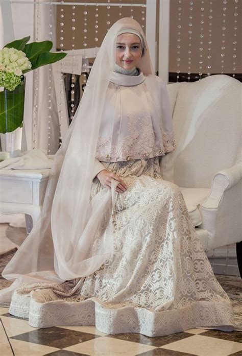 baju pengantin muslim terbaru merupakan salah satu baju muslim yang sesuai