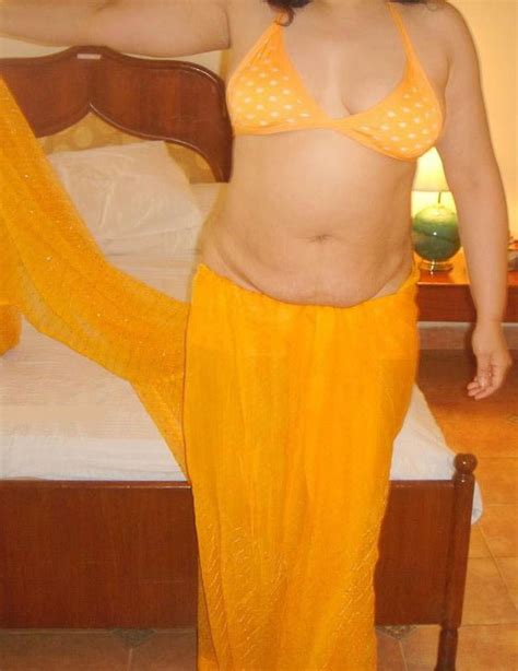 Indian Aunty Saree Removing Xxx Desi Sex Photos Xxx Desi