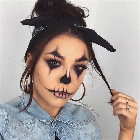 63 Trendy Clown Makeup Ideas For Halloween 2020 Stayglam