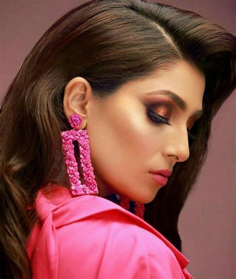pin by sufiyana malik on pakistani actress stylish girl