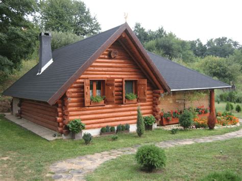 cost  build  small cabin