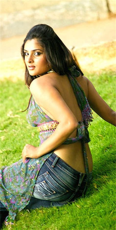Divya Spandana Hot Images And Hot Hubs Indian Actress Wallpapers